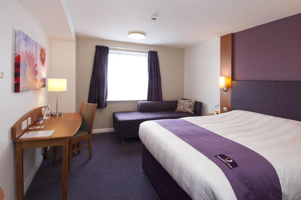 Premier Inn Glenrothes Exterior foto