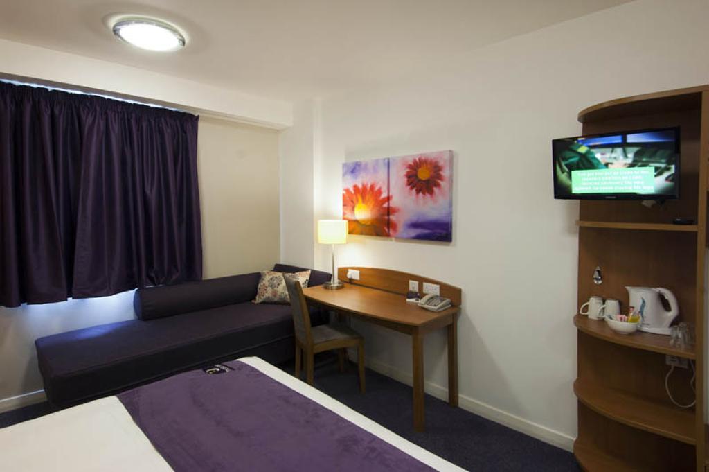 Premier Inn Glenrothes Exterior foto