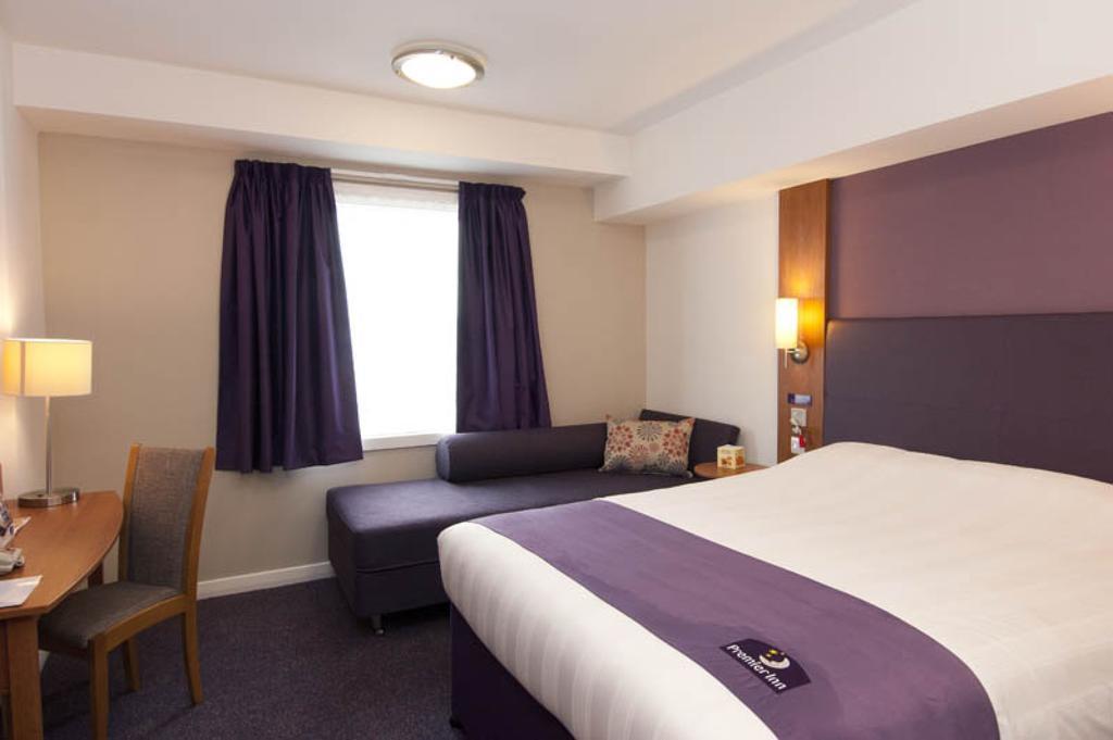 Premier Inn Glenrothes Exterior foto
