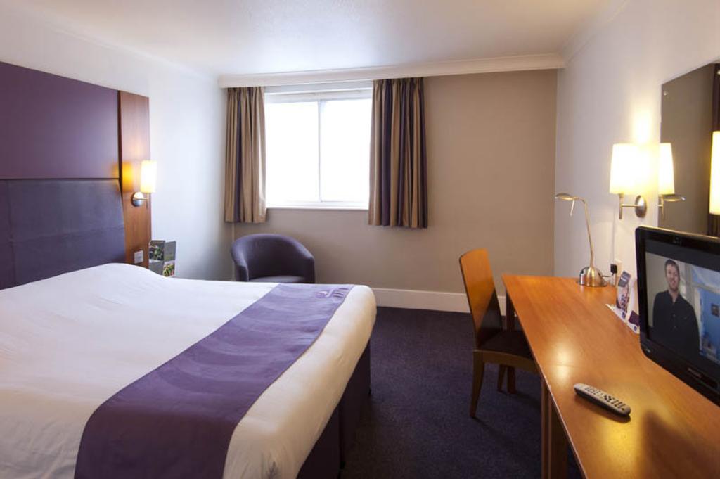 Premier Inn Glenrothes Exterior foto